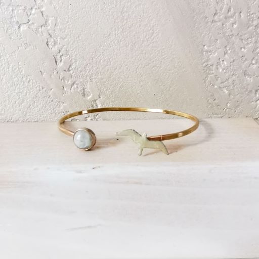 bracciale rigido in ottone con labradorite bianca e gabbiano