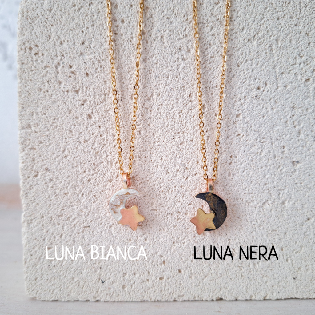 collana luna e stella donna in ottone smaltato bianco e nero, collana boho elegante artigianale