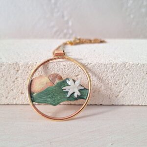 collana-natura-montagna-donna
