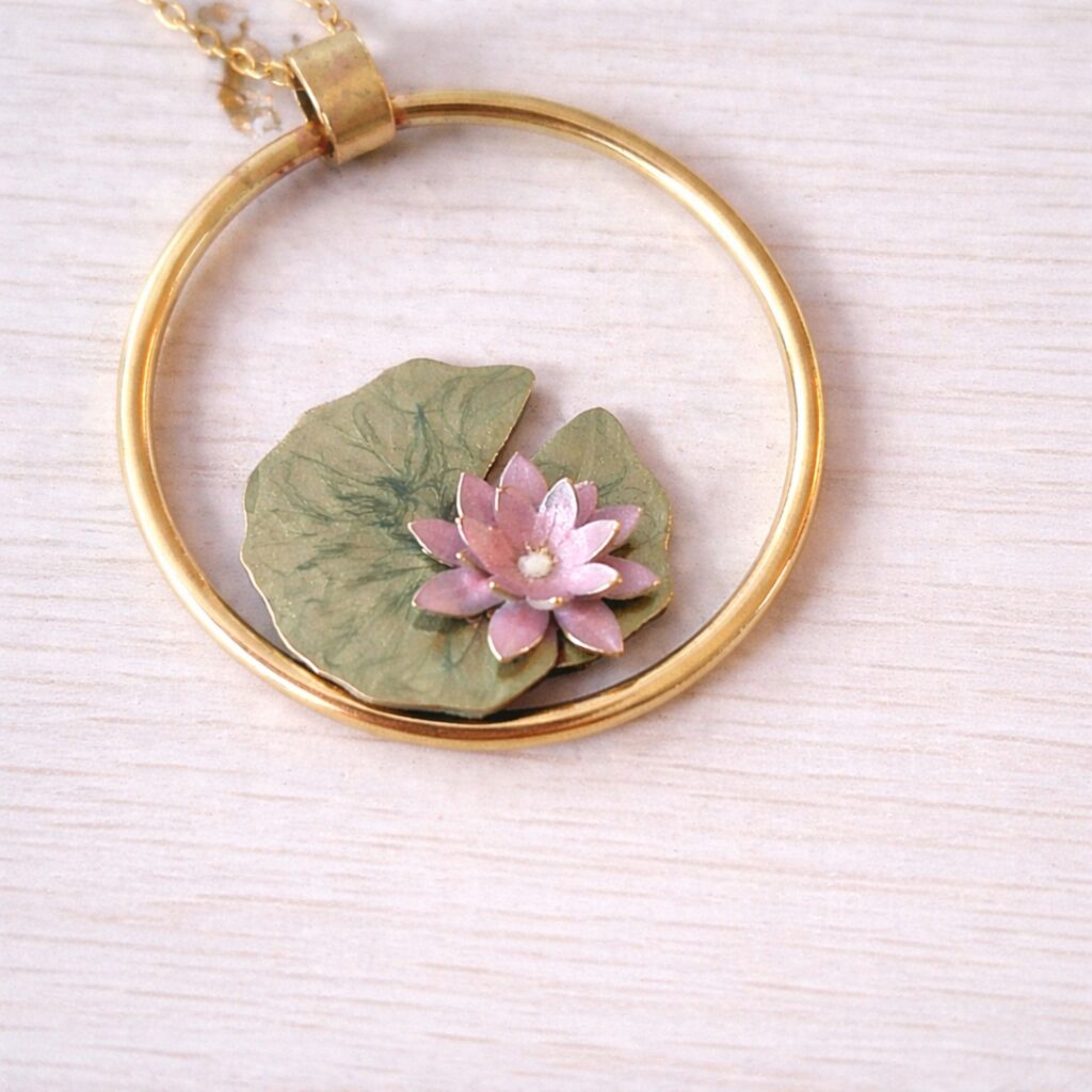 collana-ninfea-gioiello-fatto-a-mano