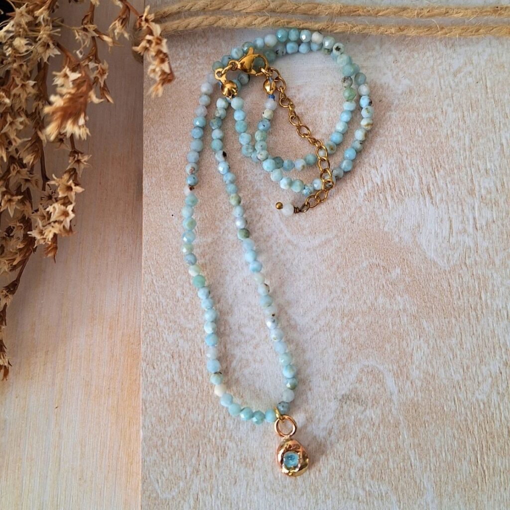 Collana con acquamarina naturale, collana artigianale in ottone