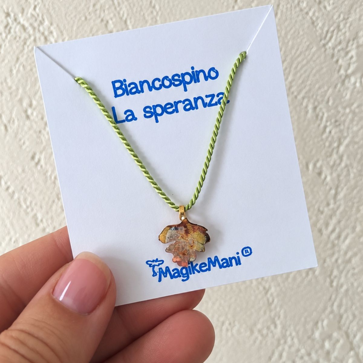 Collane girocollo con foglioline e significato simbolico - immagine 9